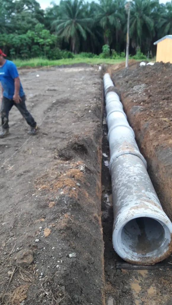 Pipe installation for stormwater infrastructure in Río Nuevo